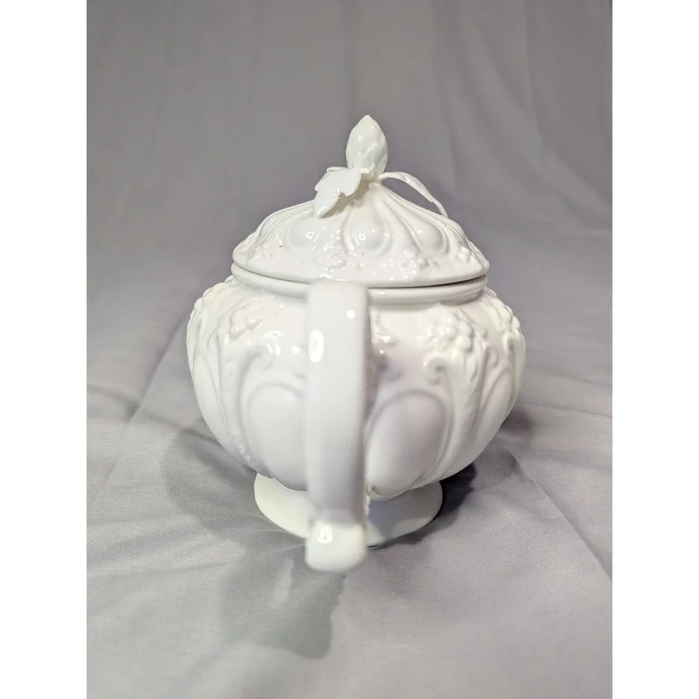 Peppertree Tabletops‎ Imports Small Teapot White Porcelain Victorian